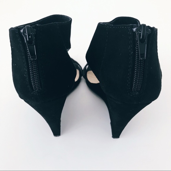 Vamp Strap Chic Sleek Wedge - Picture 3 of 5